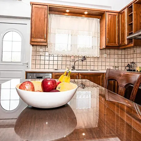 Holiday home Achilleas Deluxe αpartment -pet Friendly-parking-mountain View *