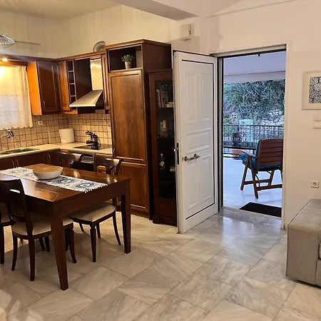 Achilleas Deluxe αpartment -pet Friendly-parking-mountain View Holiday home