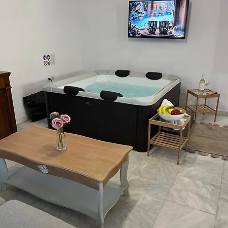 Achilleas Deluxe αpartment -pet Friendly-parking-mountain View Holiday home