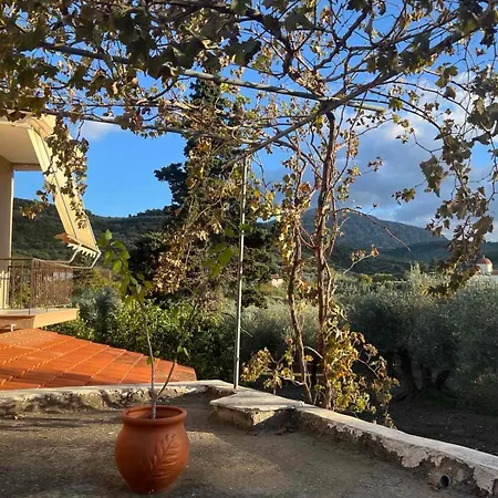 Achilleas Deluxe αpartment -pet Friendly-parking-mountain View Holiday home *