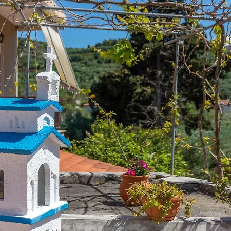 Holiday home Achilleas Deluxe αpartment -pet Friendly-parking-mountain View